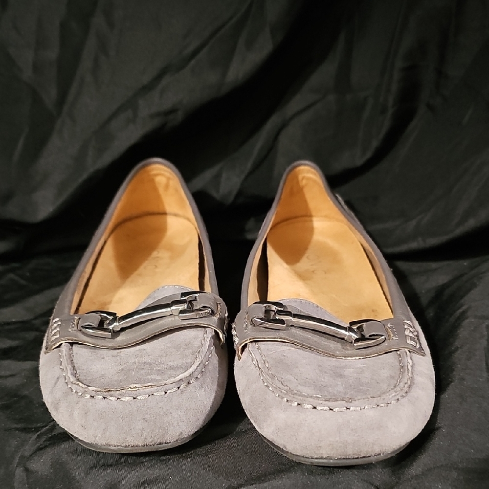 Vionic Gray Suede Flats with Metal Detail